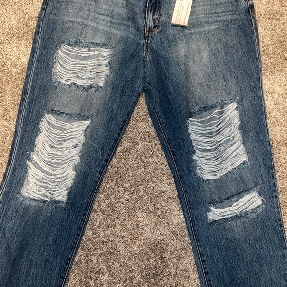 NWT BAND OF GYPSIES QUINN CROP Distressed Ripped Denim Jeans SIZE 28 - Picture 6 of 11